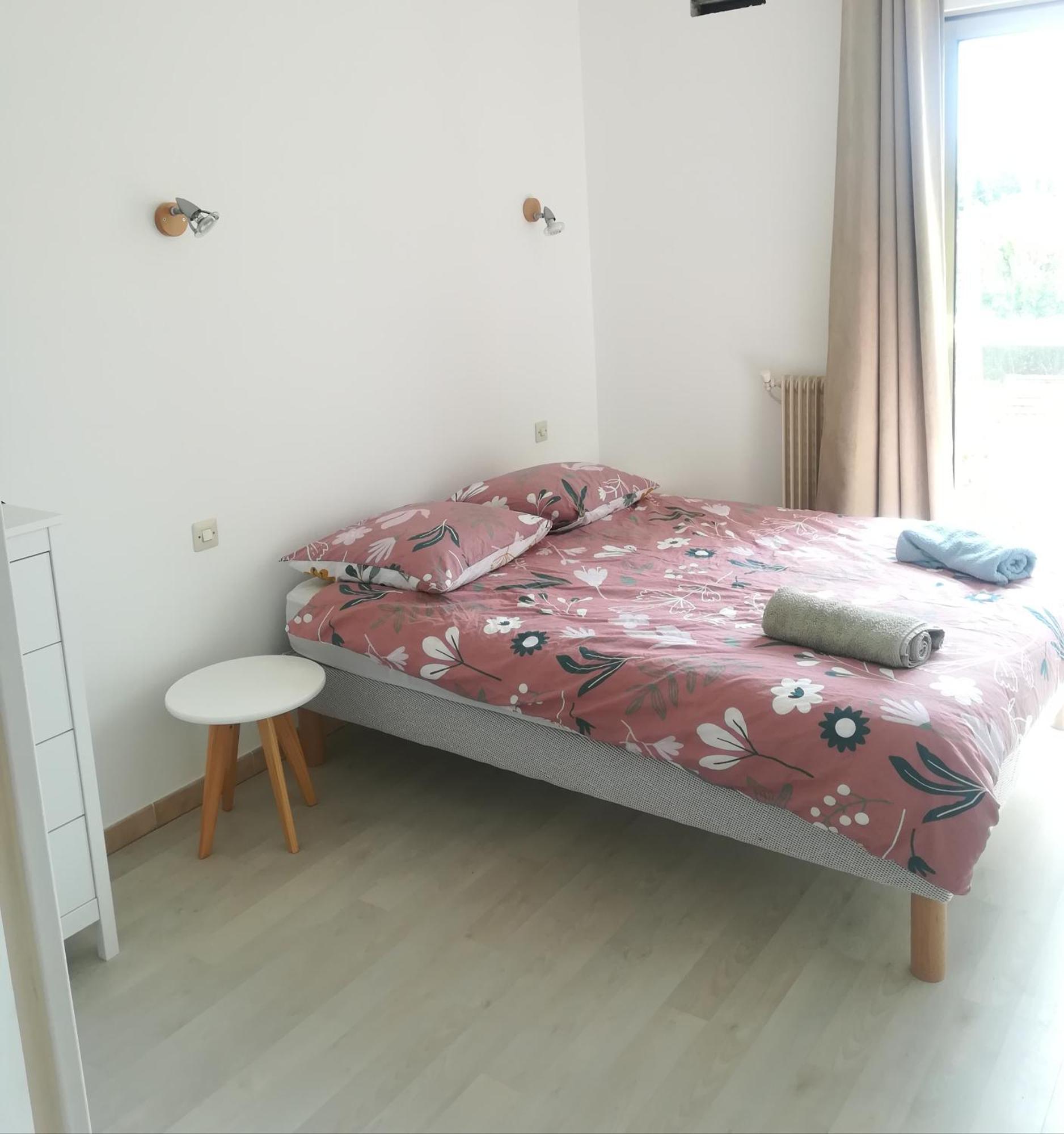 Les Jardins Du Luxembourg Apartment อิแยร์ ภายนอก รูปภาพ